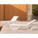 Conjunto de 4 Voxel Vondom Sunbeds brancos e 4 mesas de café cray