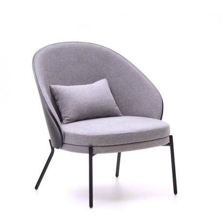 Fauteuil en Chenille Gris Clair et piètements métal noir Amy VeryForma